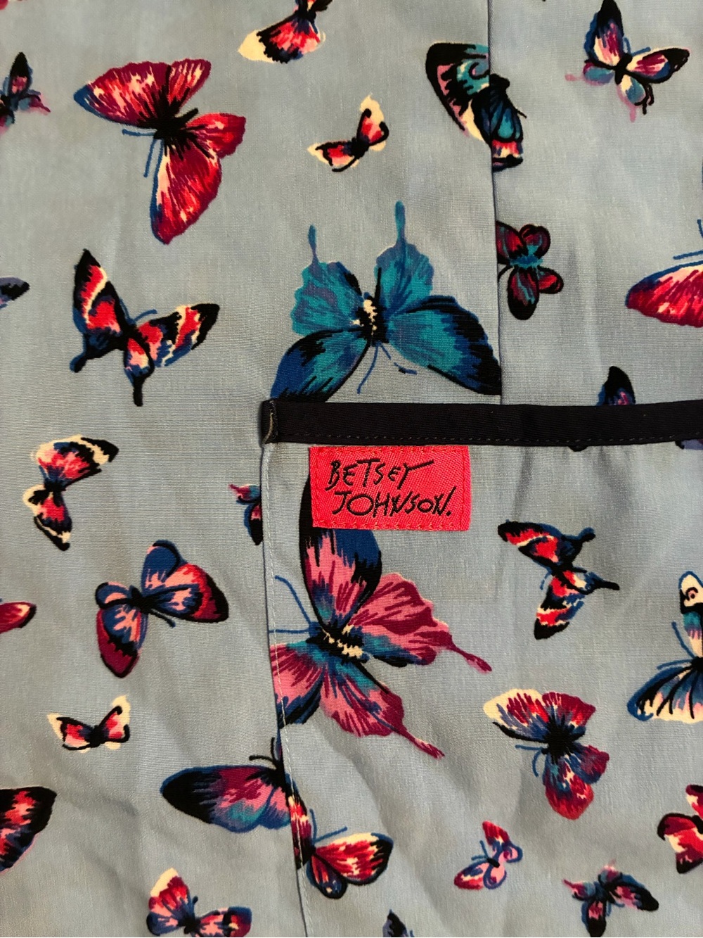 Betsey Johnson women’s scrub top size medium - Picture 3 of 4